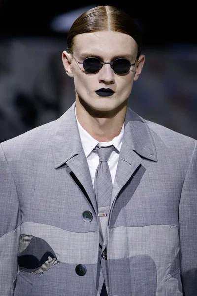 Look 60